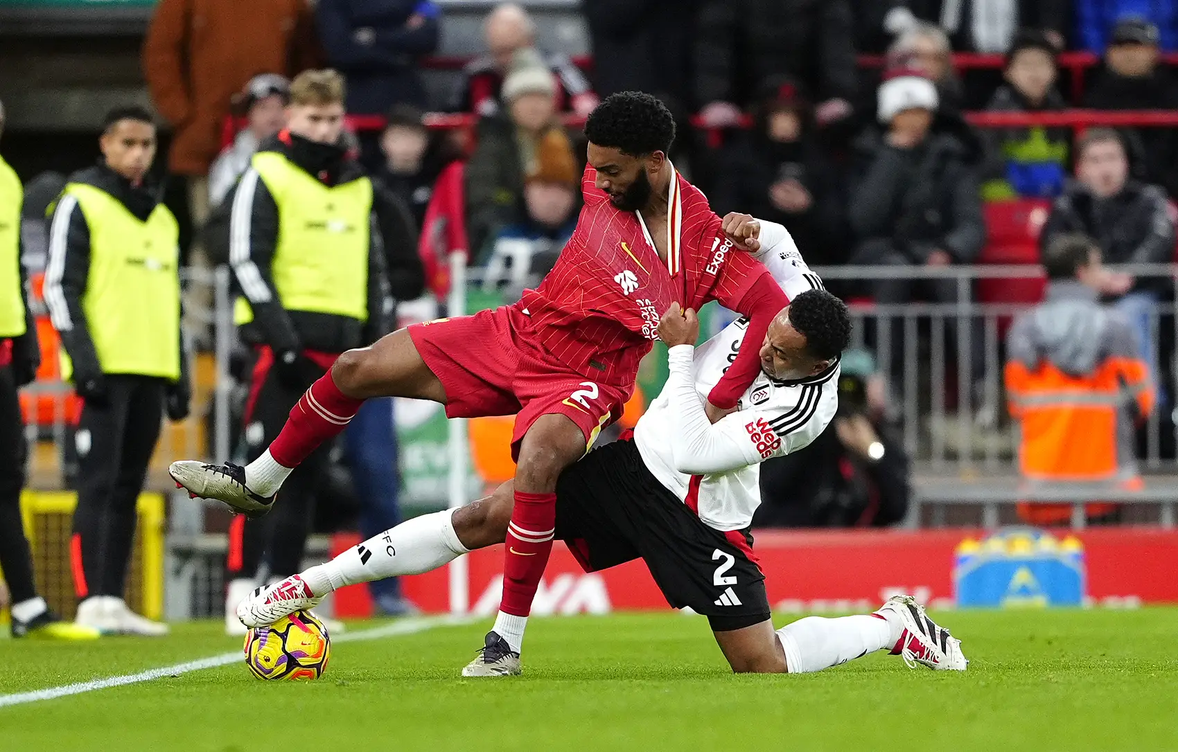 英格兰队在欧预赛中取得重要胜利，晋级下一轮