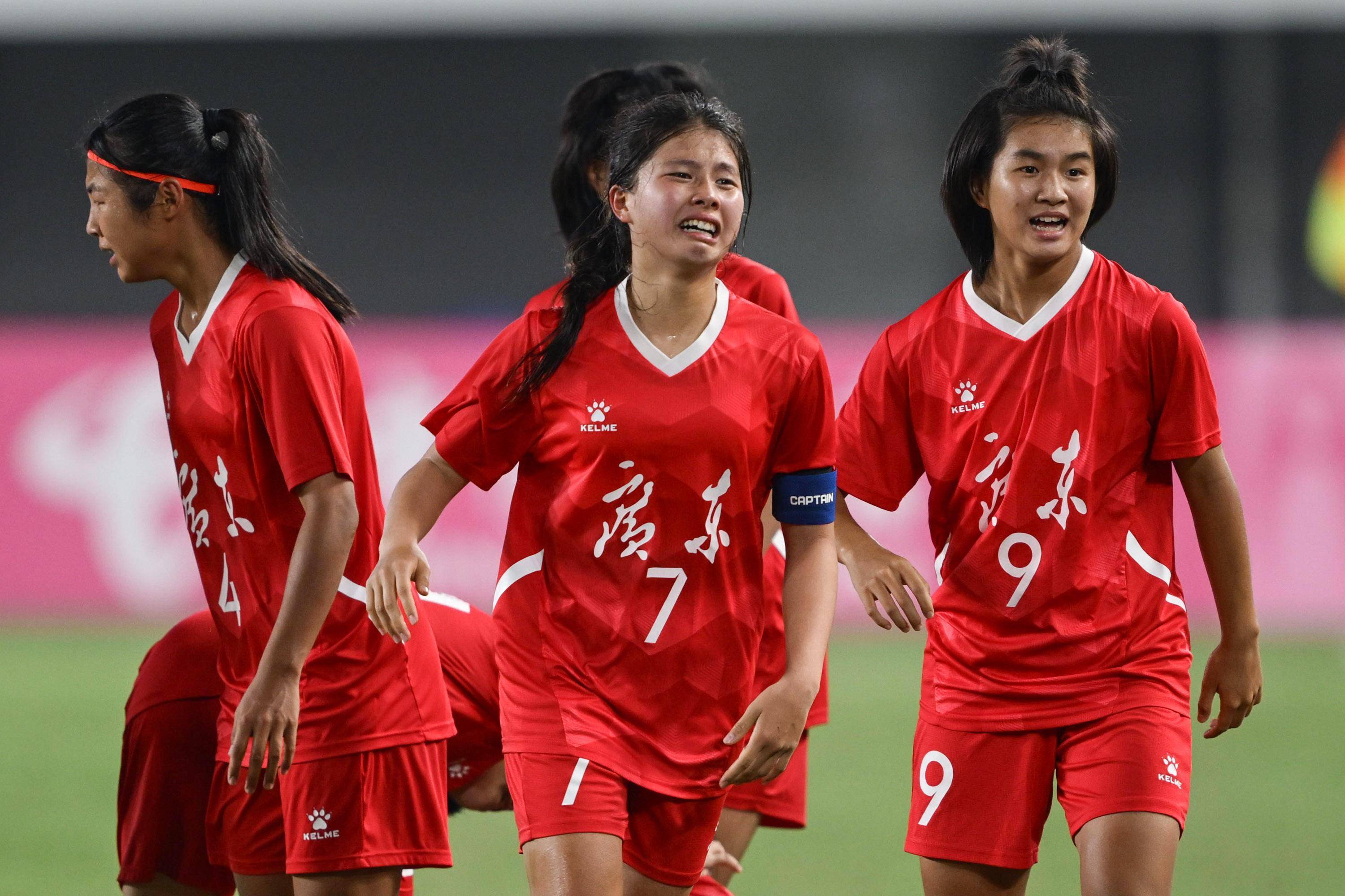 开云平台-女足代表队全力以赴，力争胜利