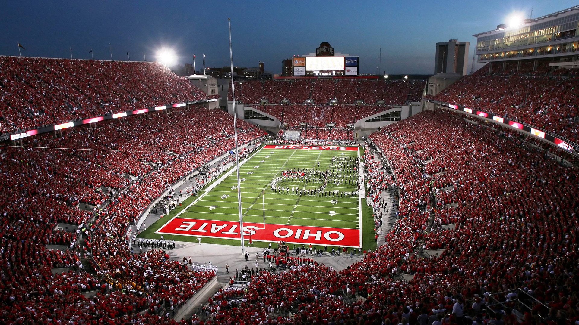 赛道烽火,塞恩斯神级超车,哈斯鏖战马丁引爆银石