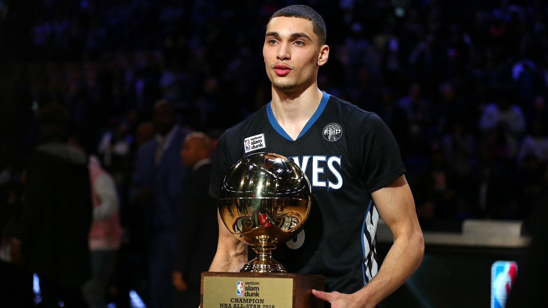 舞台越大越强！米切尔关键战爆发，广东队力克山西队成功突围